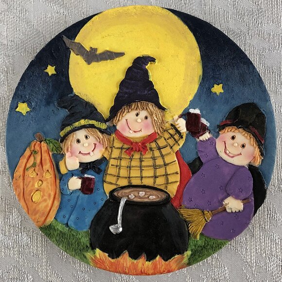 Vintage 1997 Halloween Witch Plate 5¼” 3D Ceramic Mini Decor by Popular Imports - Picture 2 of 9